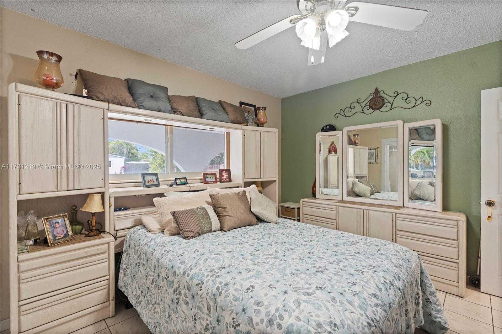 Small Image of 451 WEST 39TH ST, Hialeah Number 23