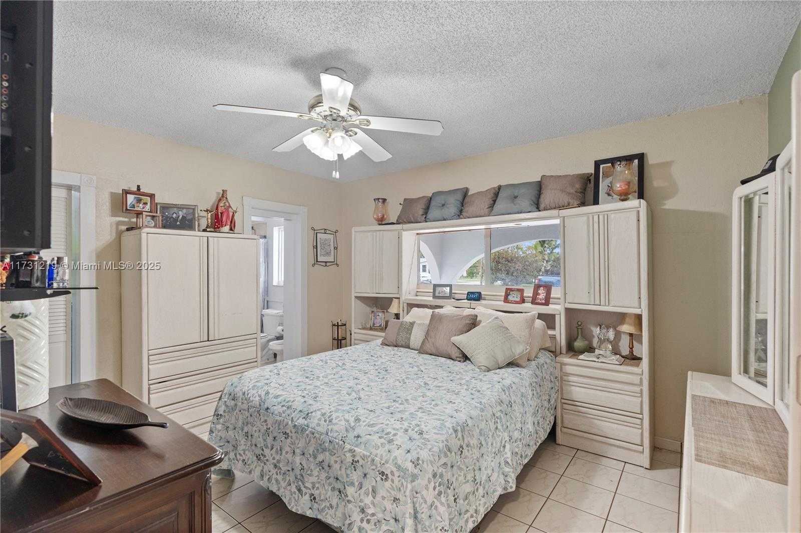 Small Image of 451 WEST 39TH ST, Hialeah Number 25