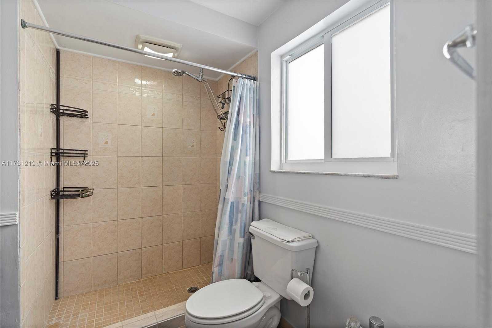 Small Image of 451 WEST 39TH ST, Hialeah Number 29
