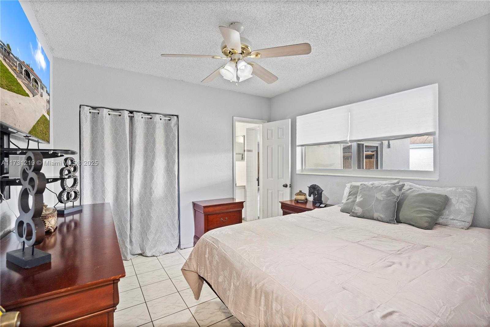 Small Image of 451 WEST 39TH ST, Hialeah Number 31