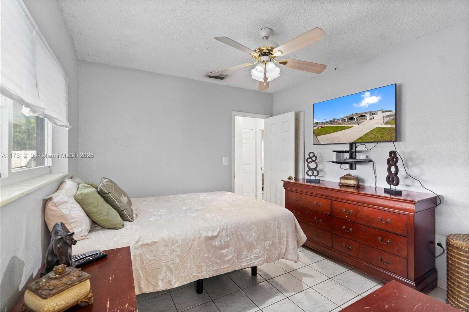 Small Image of 451 WEST 39TH ST, Hialeah Number 32