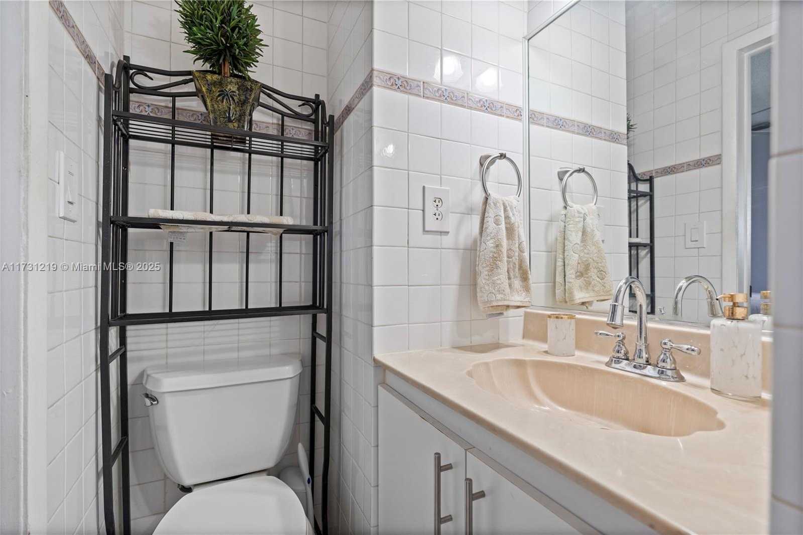 Small Image of 451 WEST 39TH ST, Hialeah Number 34