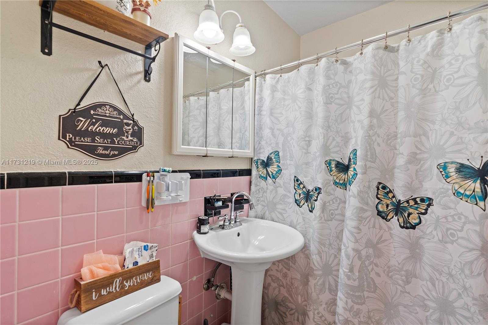 Small Image of 451 WEST 39TH ST, Hialeah Number 35