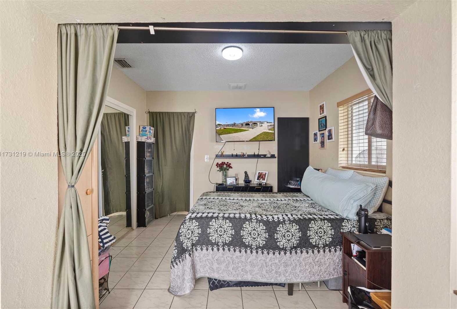 Small Image of 451 WEST 39TH ST, Hialeah Number 37