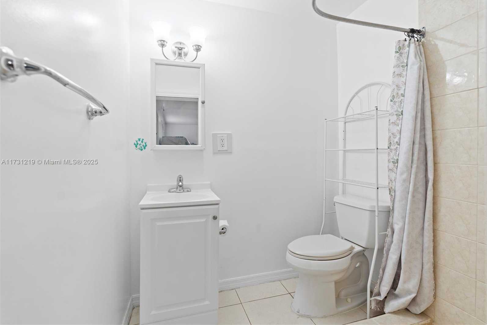 Small Image of 451 WEST 39TH ST, Hialeah Number 43