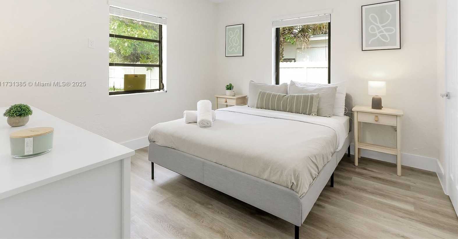 Small Image of 1335 NE 133rd St, North Miami, FL 33161, USA Number 25