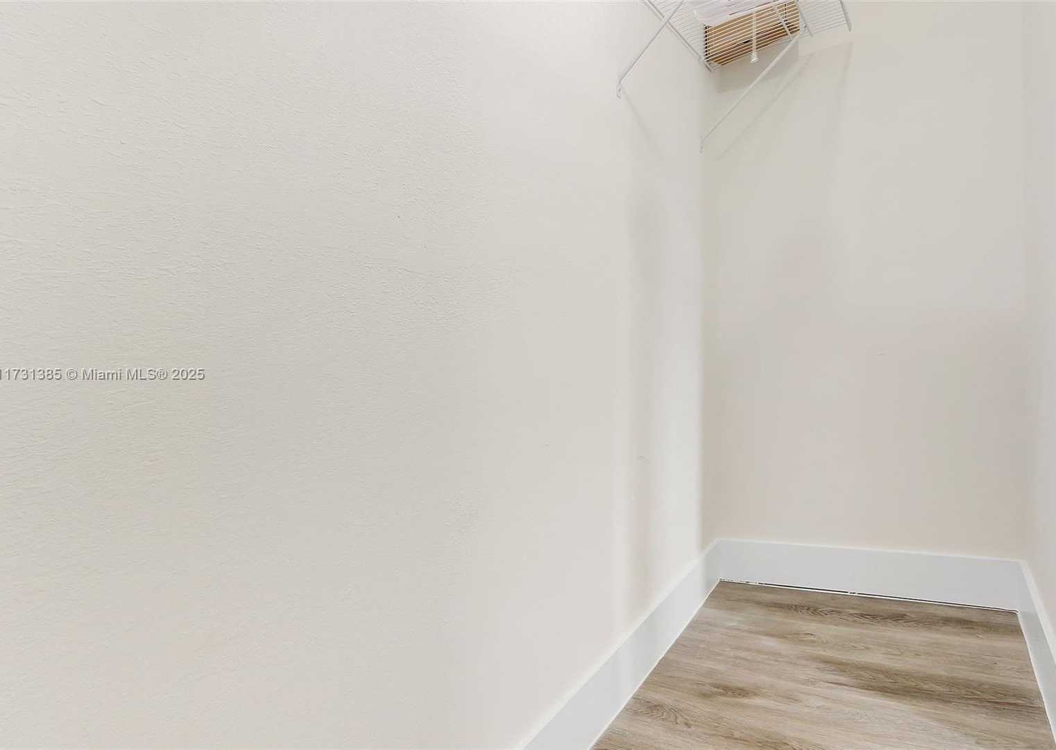 Small Image of 1335 NE 133rd St, North Miami, FL 33161, USA Number 33