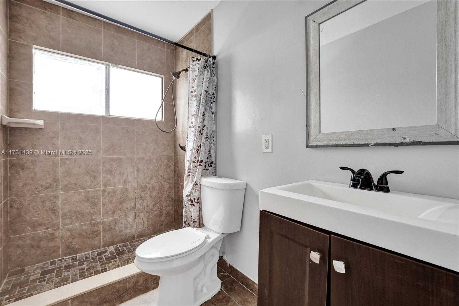 Small Image of 1365 WEST GLEN OAK RD, North Lauderdale Number 10