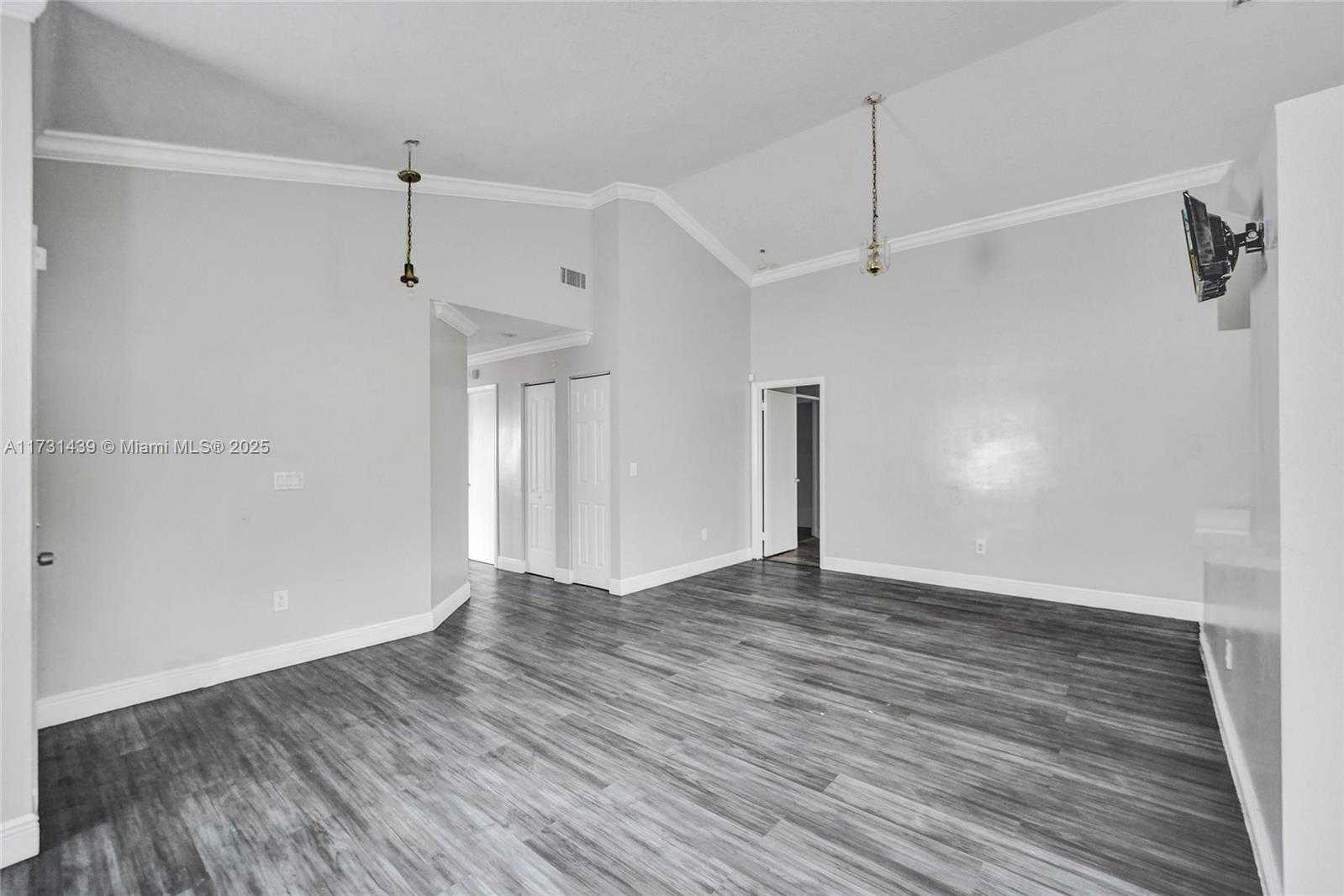 Small Image of 1365 WEST GLEN OAK RD, North Lauderdale Number 8