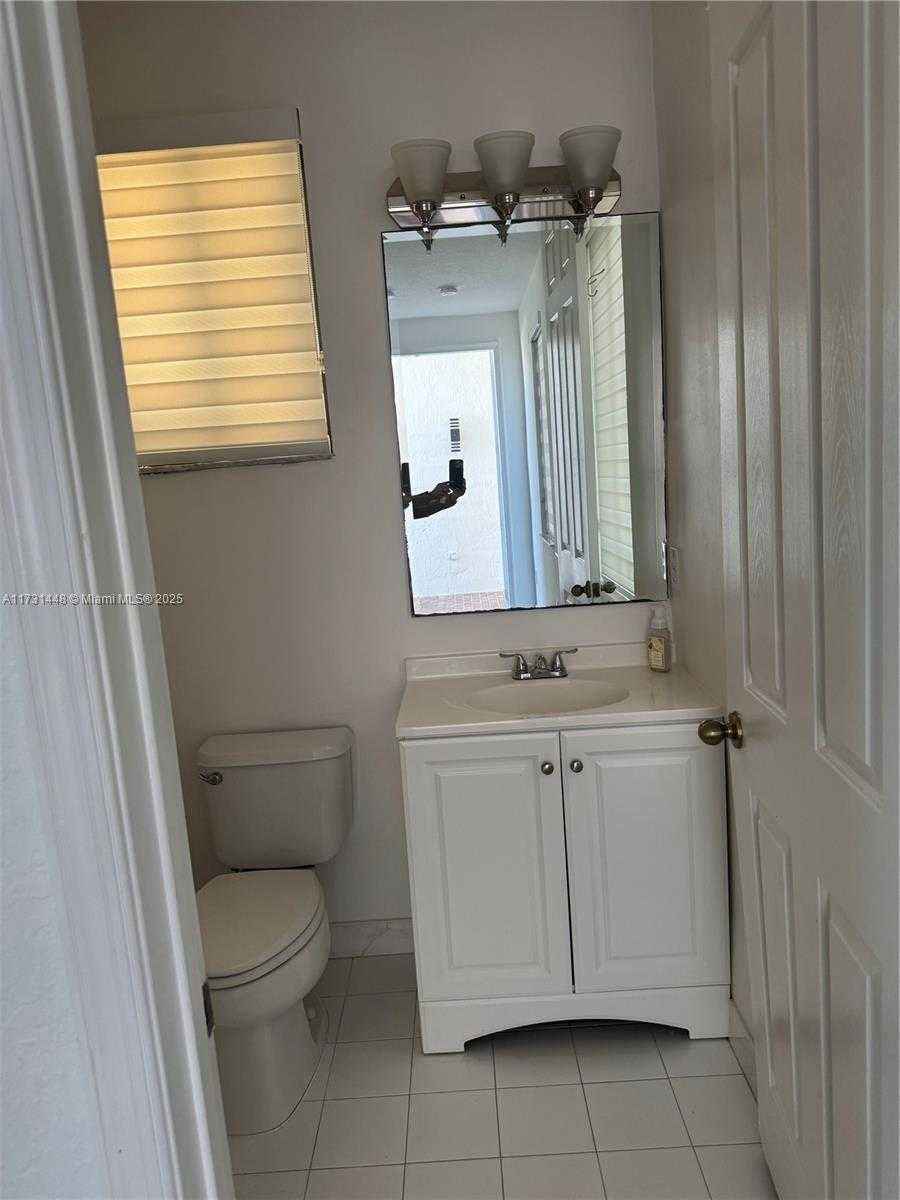 Small Image of 7796 SOUTH WEST 193RD LN, Cutler Bay Number 10