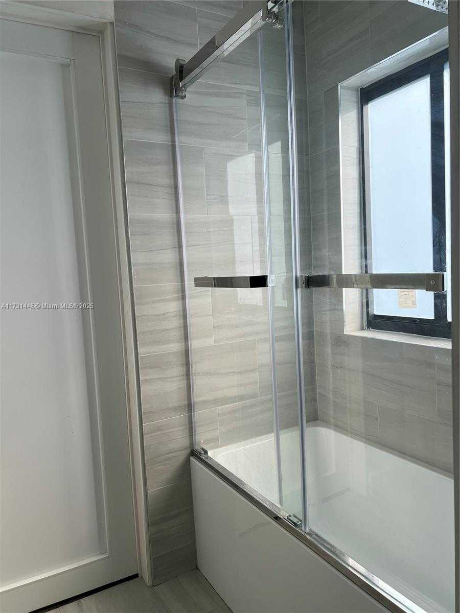 Small Image of 7796 SOUTH WEST 193RD LN, Cutler Bay Number 36