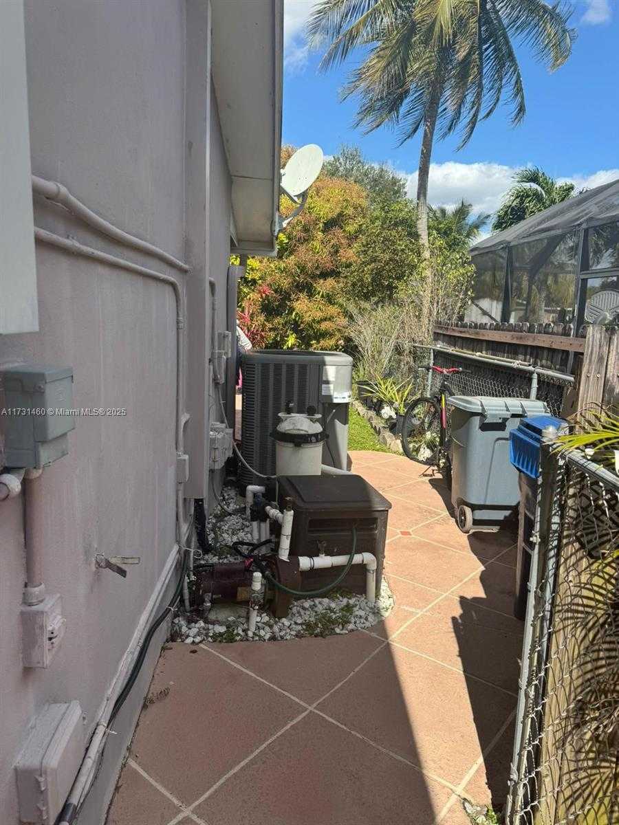 Small Image of 9451 NORTH WEST 20TH PL, Sunrise Number 7