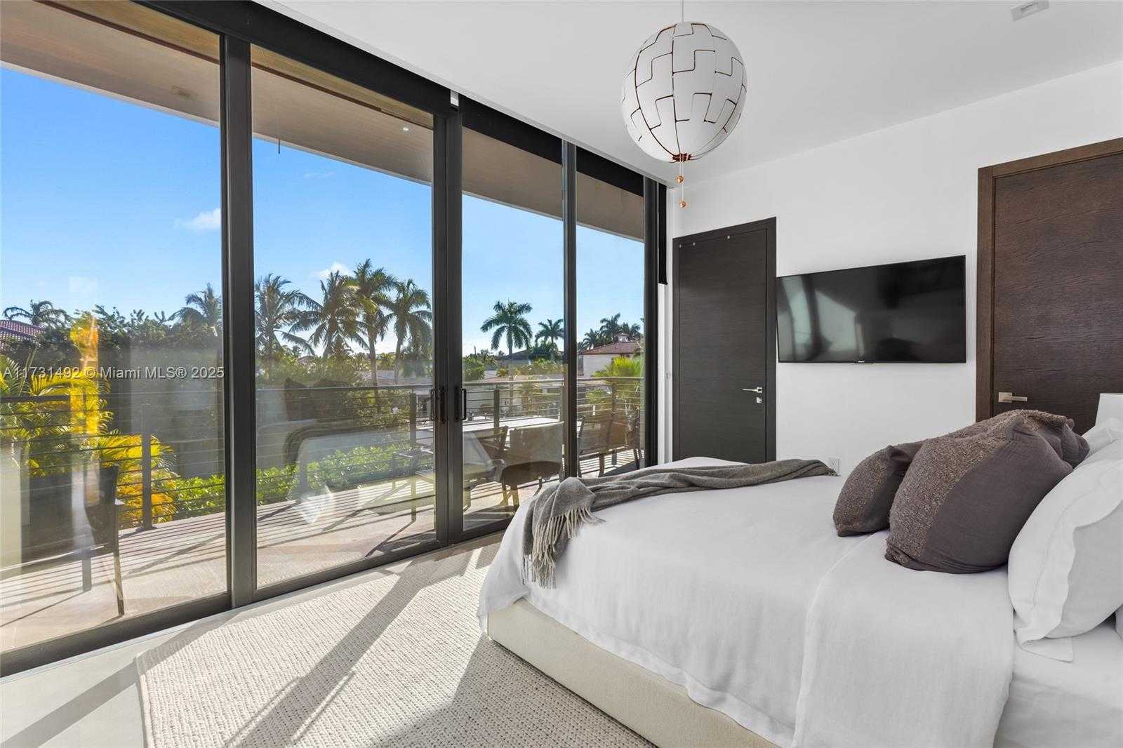 Small Image of 3462 NORTH EAST 171ST ST, North Miami Beach Number 35