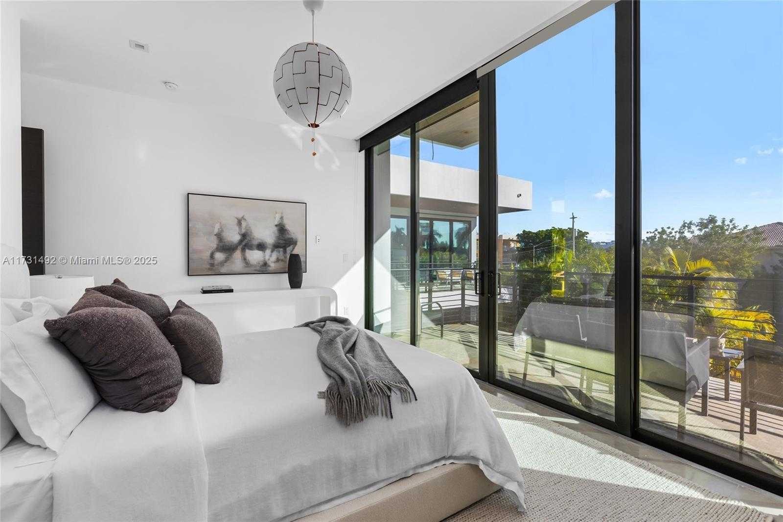 Small Image of 3462 NORTH EAST 171ST ST, North Miami Beach Number 36