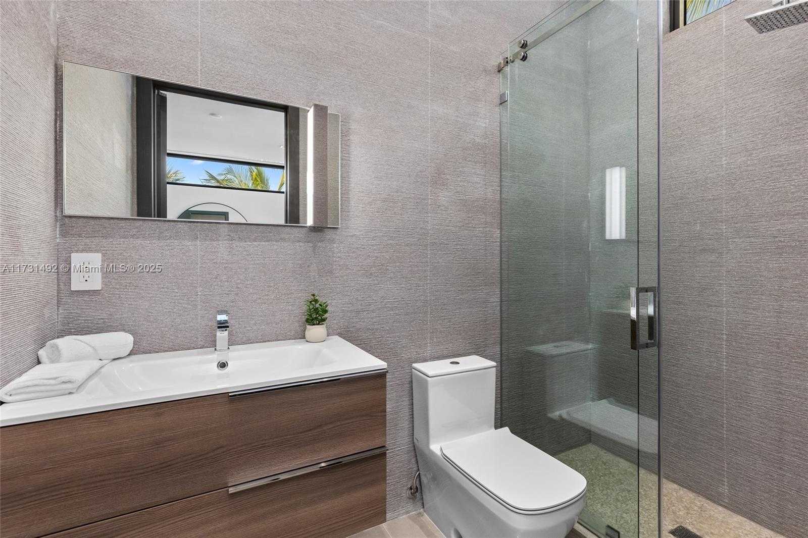 Small Image of 3462 NORTH EAST 171ST ST, North Miami Beach Number 41