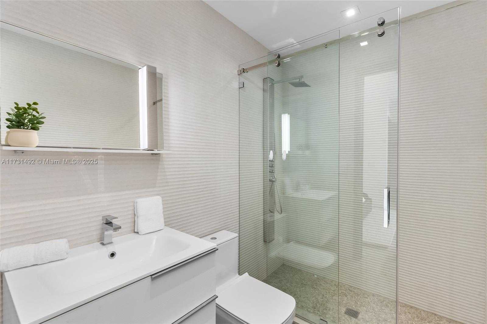 Small Image of 3462 NORTH EAST 171ST ST, North Miami Beach Number 42