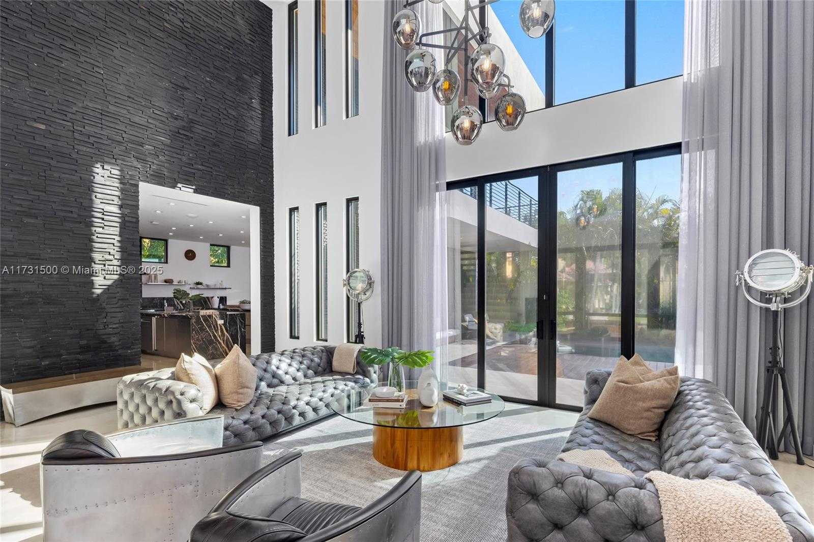 Small Image of 17050 NORTH EAST 35TH AVE, North Miami Beach Number 11