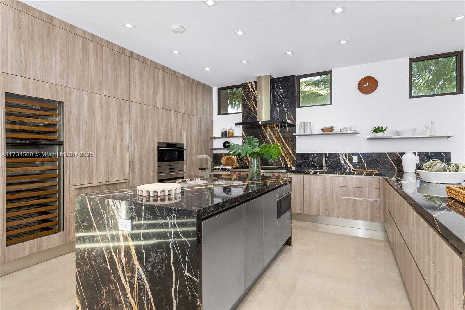 Small Image of 17050 NORTH EAST 35TH AVE, North Miami Beach Number 19
