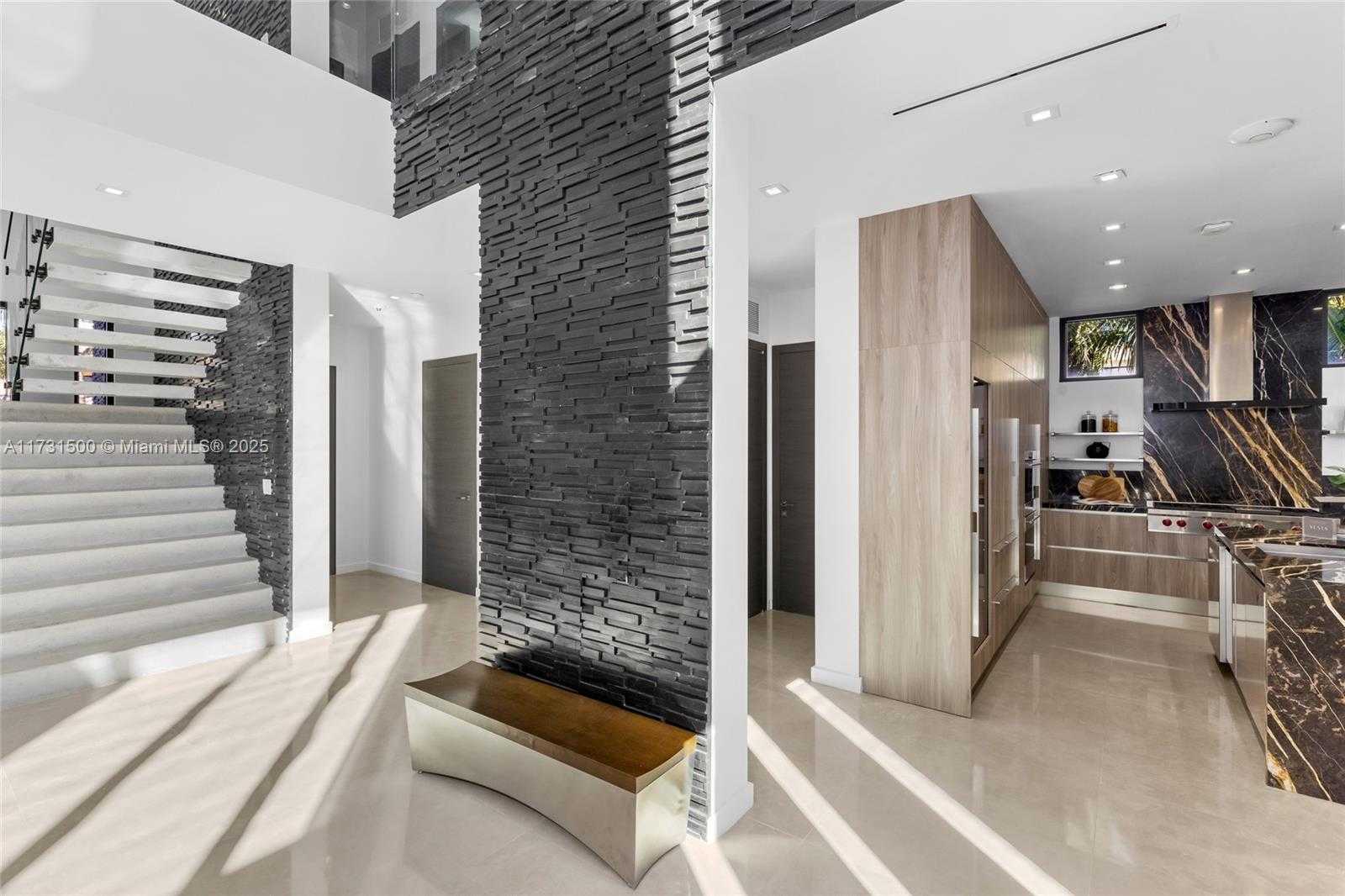 Small Image of 17050 NORTH EAST 35TH AVE, North Miami Beach Number 26