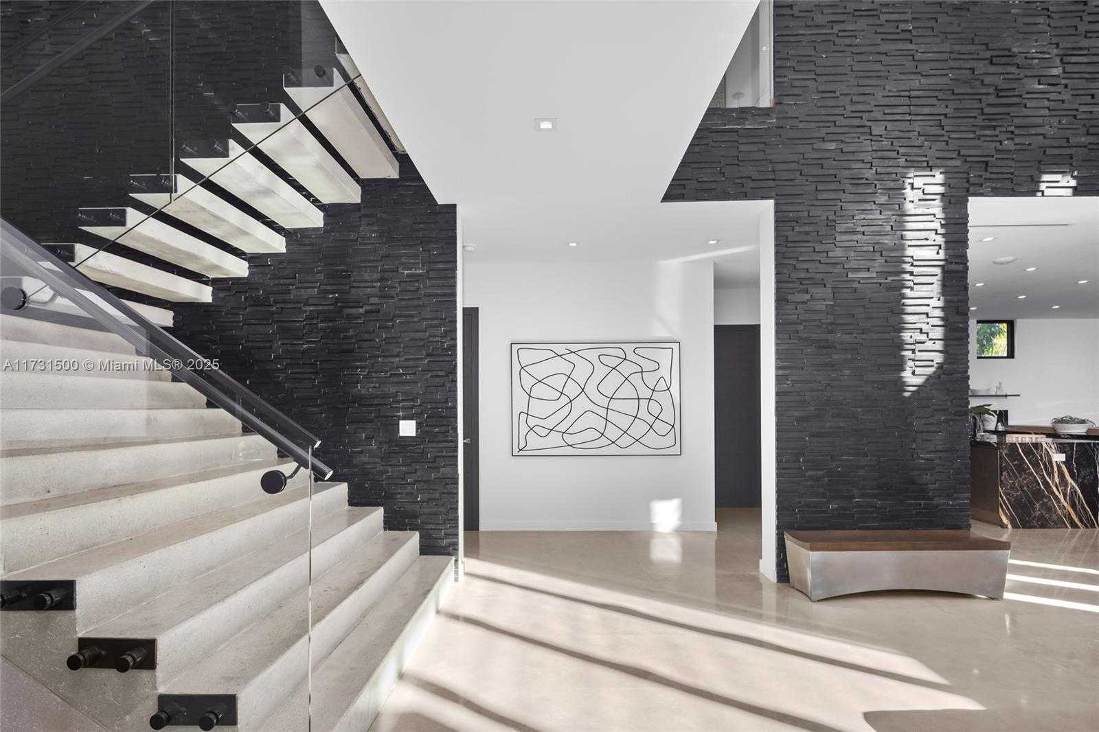 Small Image of 17050 NORTH EAST 35TH AVE, North Miami Beach Number 27