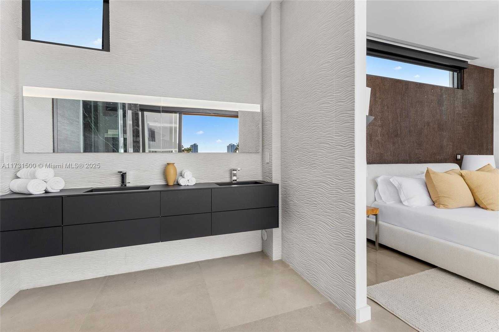 Small Image of 17050 NORTH EAST 35TH AVE, North Miami Beach Number 32