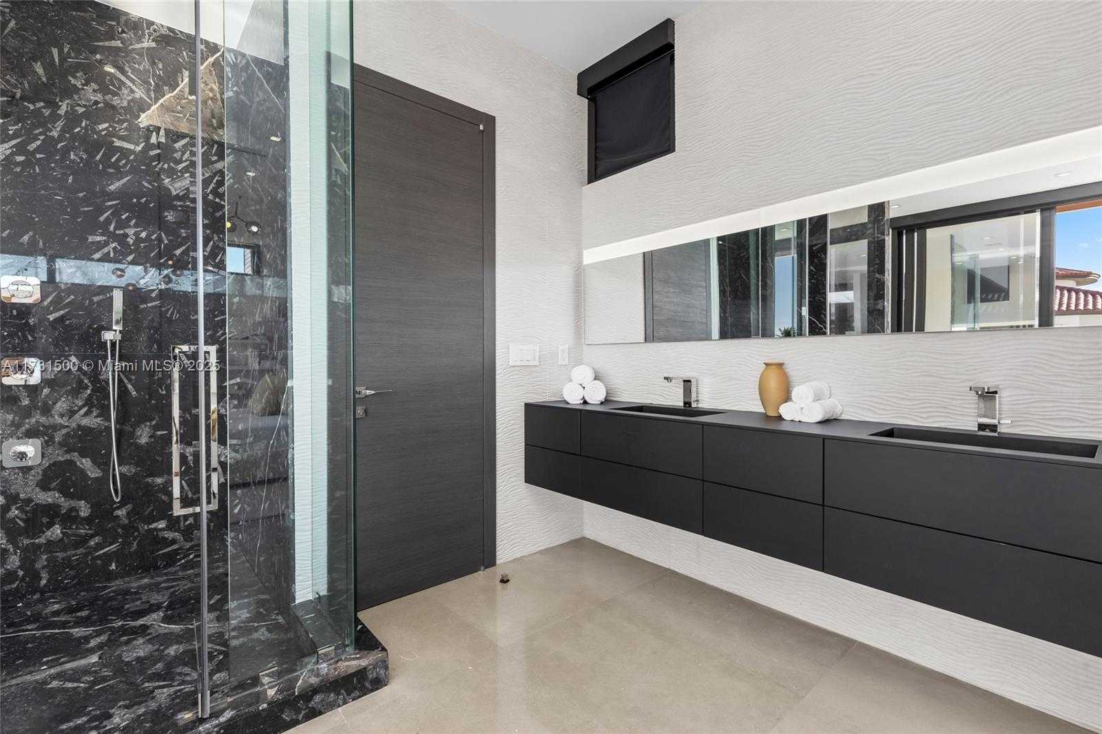 Small Image of 17050 NORTH EAST 35TH AVE, North Miami Beach Number 33