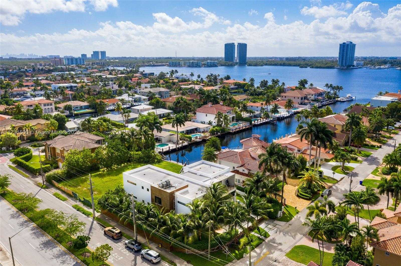 Small Image of 17050 NORTH EAST 35TH AVE, North Miami Beach Number 5
