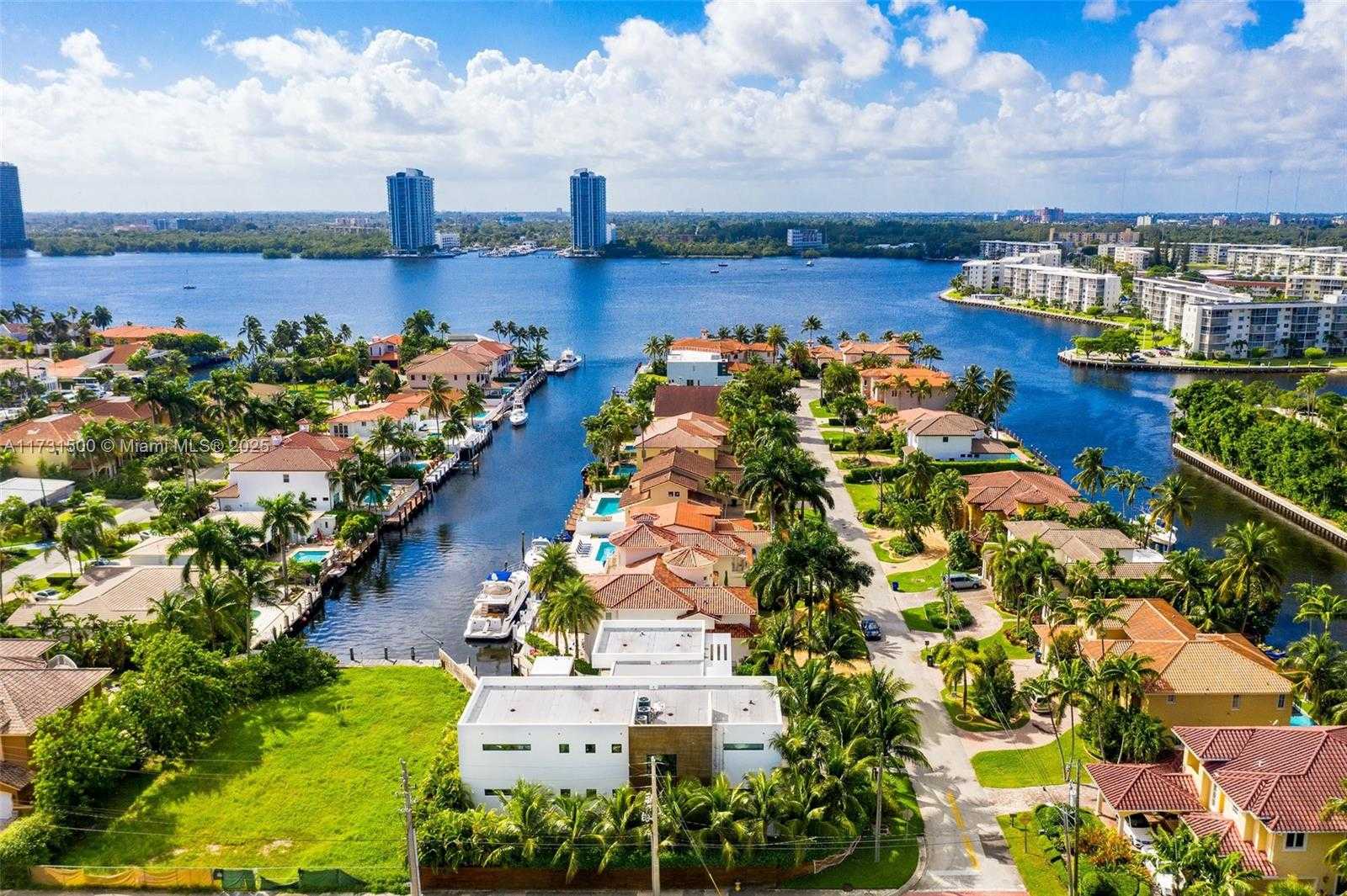 Small Image of 17050 NORTH EAST 35TH AVE, North Miami Beach Number 7