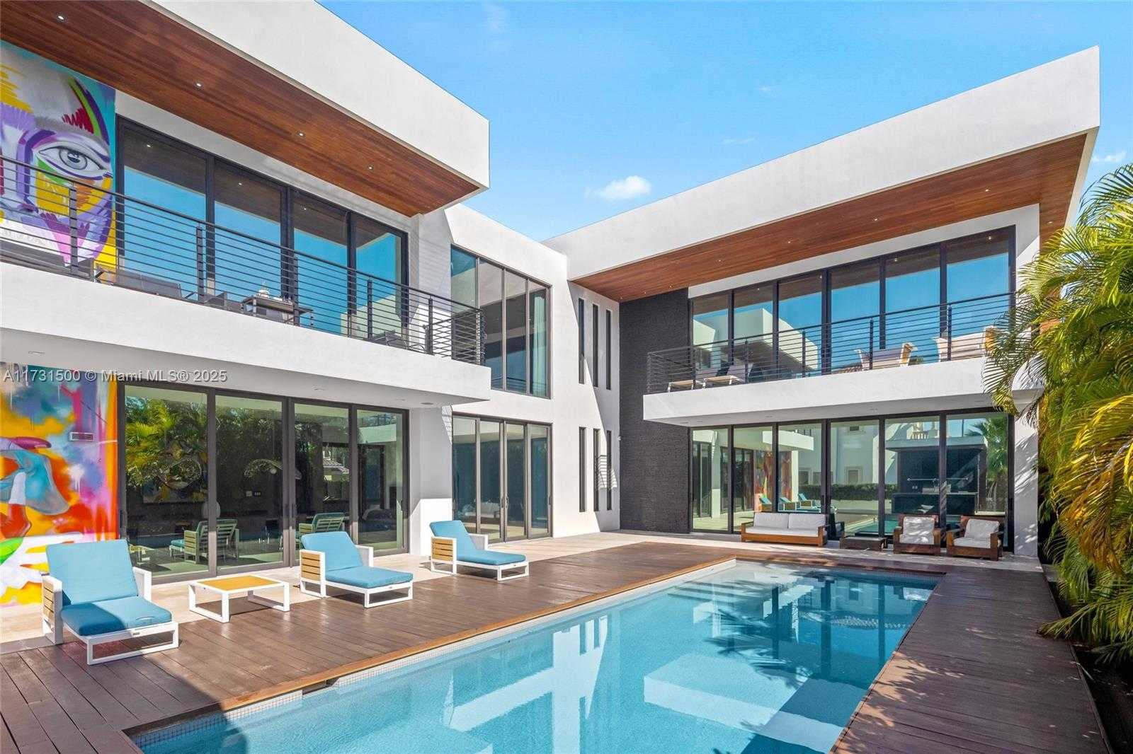 Small Image of 17050 NORTH EAST 35TH AVE, North Miami Beach Number 9