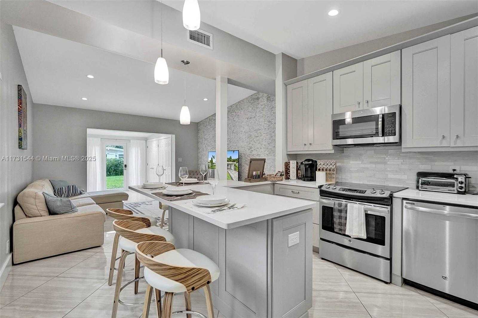 Small Image of 1621 NORTH VICTORIA PARK RD, Fort Lauderdale Number 14