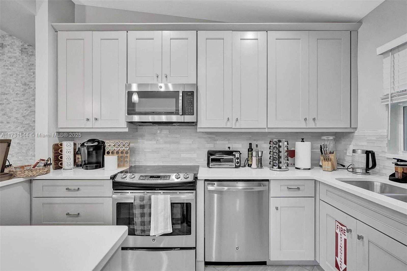 Small Image of 1621 NORTH VICTORIA PARK RD, Fort Lauderdale Number 20