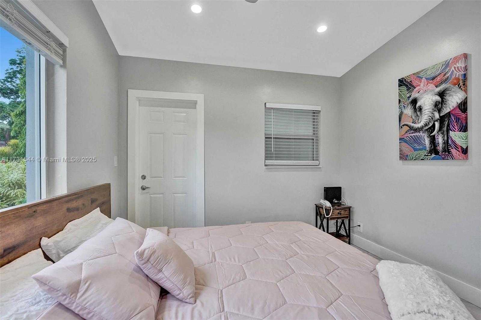 Small Image of 1621 NORTH VICTORIA PARK RD, Fort Lauderdale Number 25