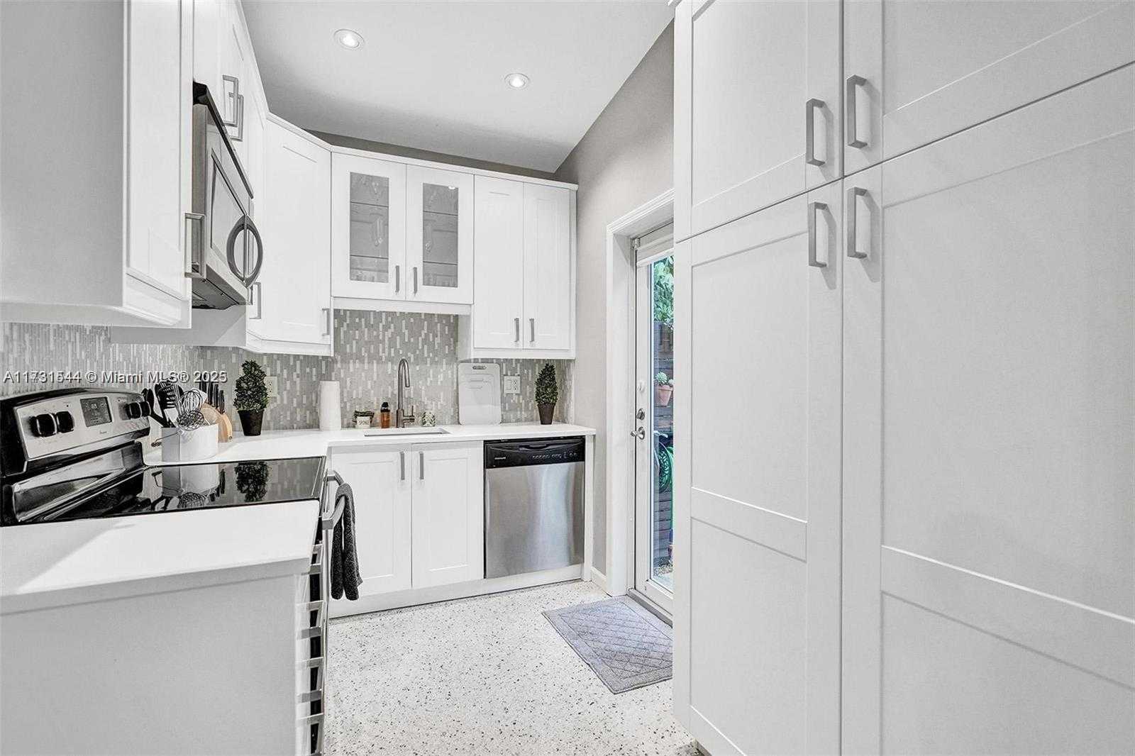 Small Image of 1621 NORTH VICTORIA PARK RD, Fort Lauderdale Number 39