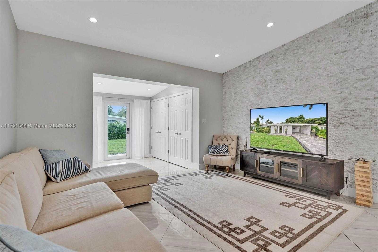 Small Image of 1621 NORTH VICTORIA PARK RD, Fort Lauderdale Number 8