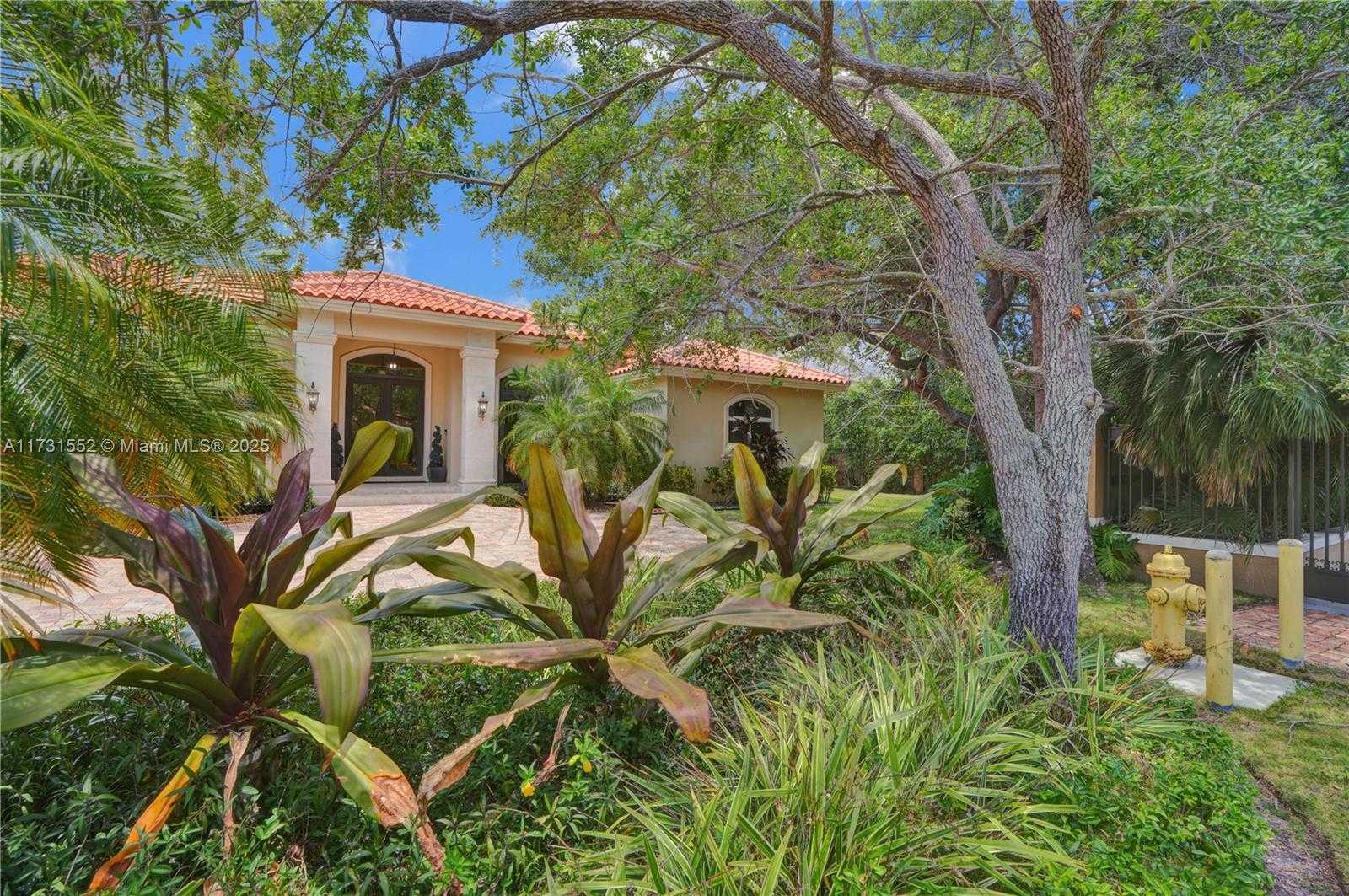 Small Image of 15210 SOUTH WEST 74TH CT, Palmetto Bay Number 15