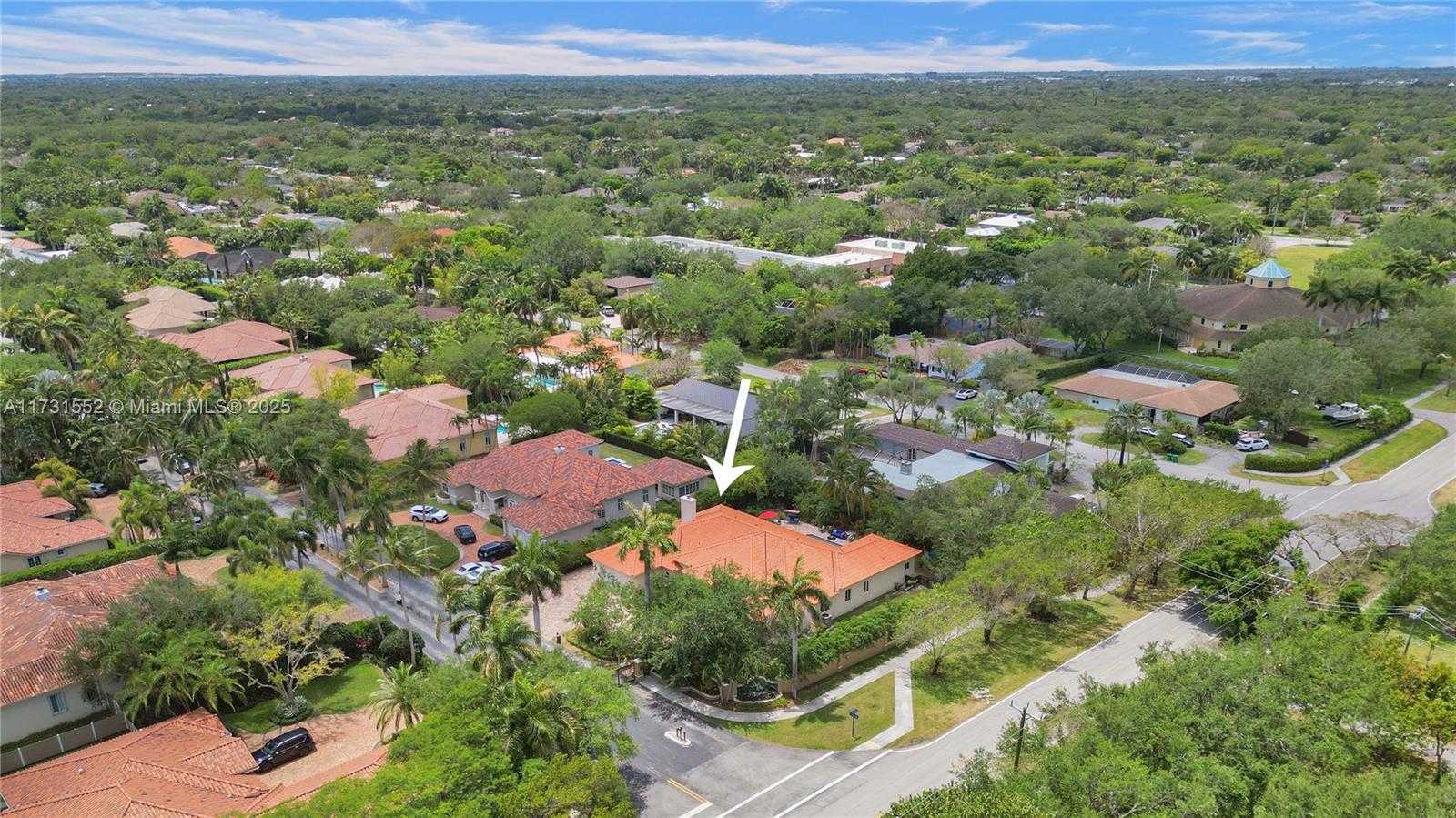 Small Image of 15210 SOUTH WEST 74TH CT, Palmetto Bay Number 4
