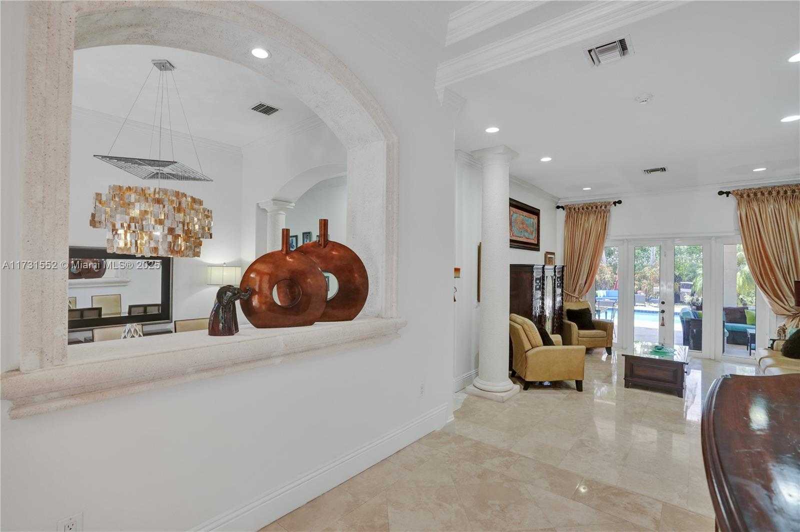 Small Image of 15210 SOUTH WEST 74TH CT, Palmetto Bay Number 9