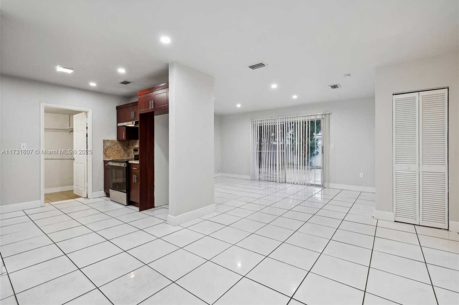 Small Image of 3851 NORTH WEST 172ND TER, Miami Gardens Number 2