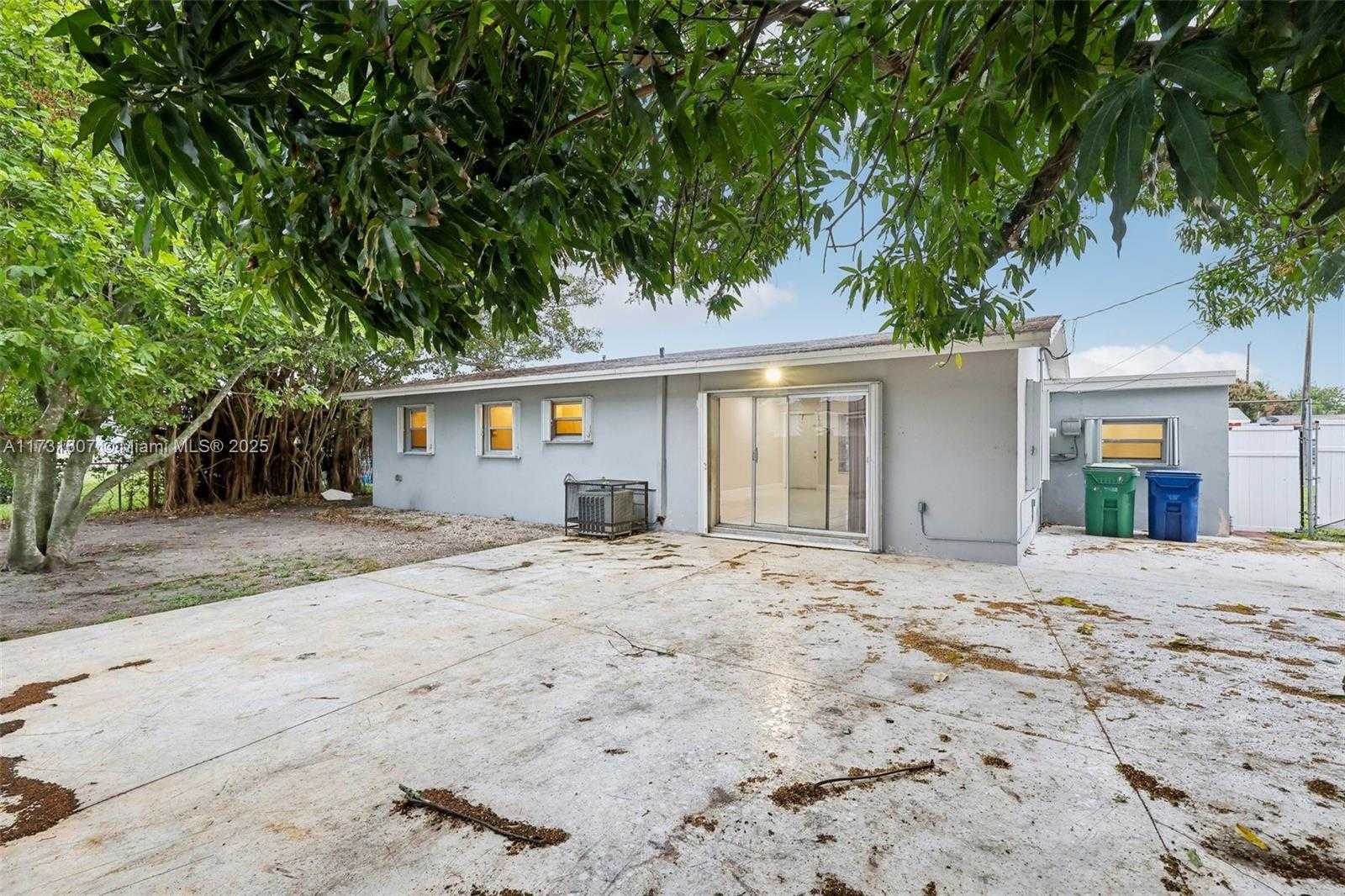Small Image of 3851 NORTH WEST 172ND TER, Miami Gardens Number 25