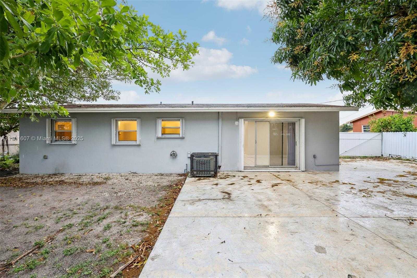 Small Image of 3851 NORTH WEST 172ND TER, Miami Gardens Number 26