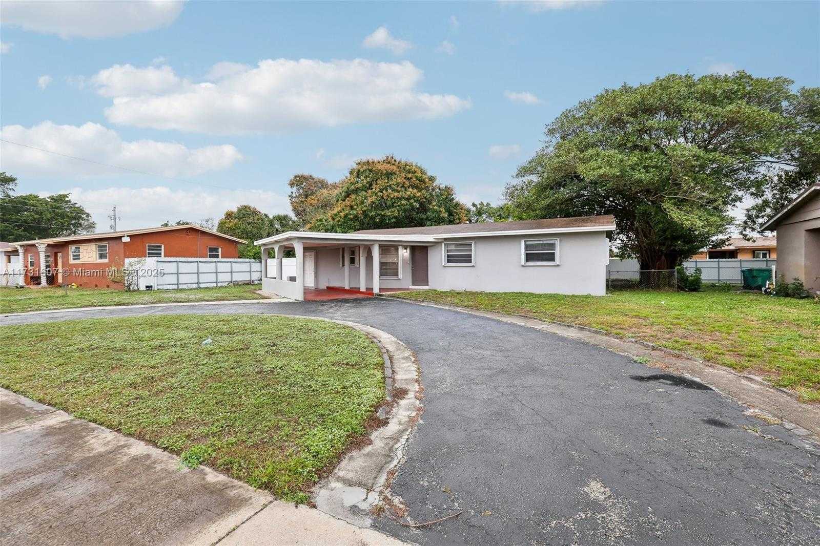 Small Image of 3851 NORTH WEST 172ND TER, Miami Gardens Number 30