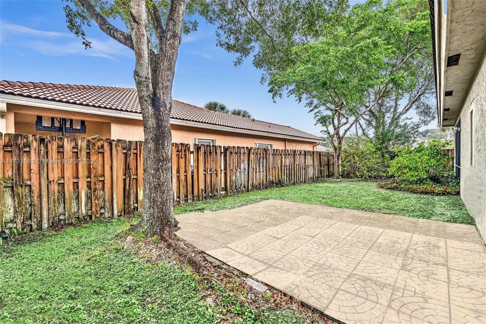 Small Image of 2280 NORTH WEST 72ND WAY, Pembroke Pines Number 25