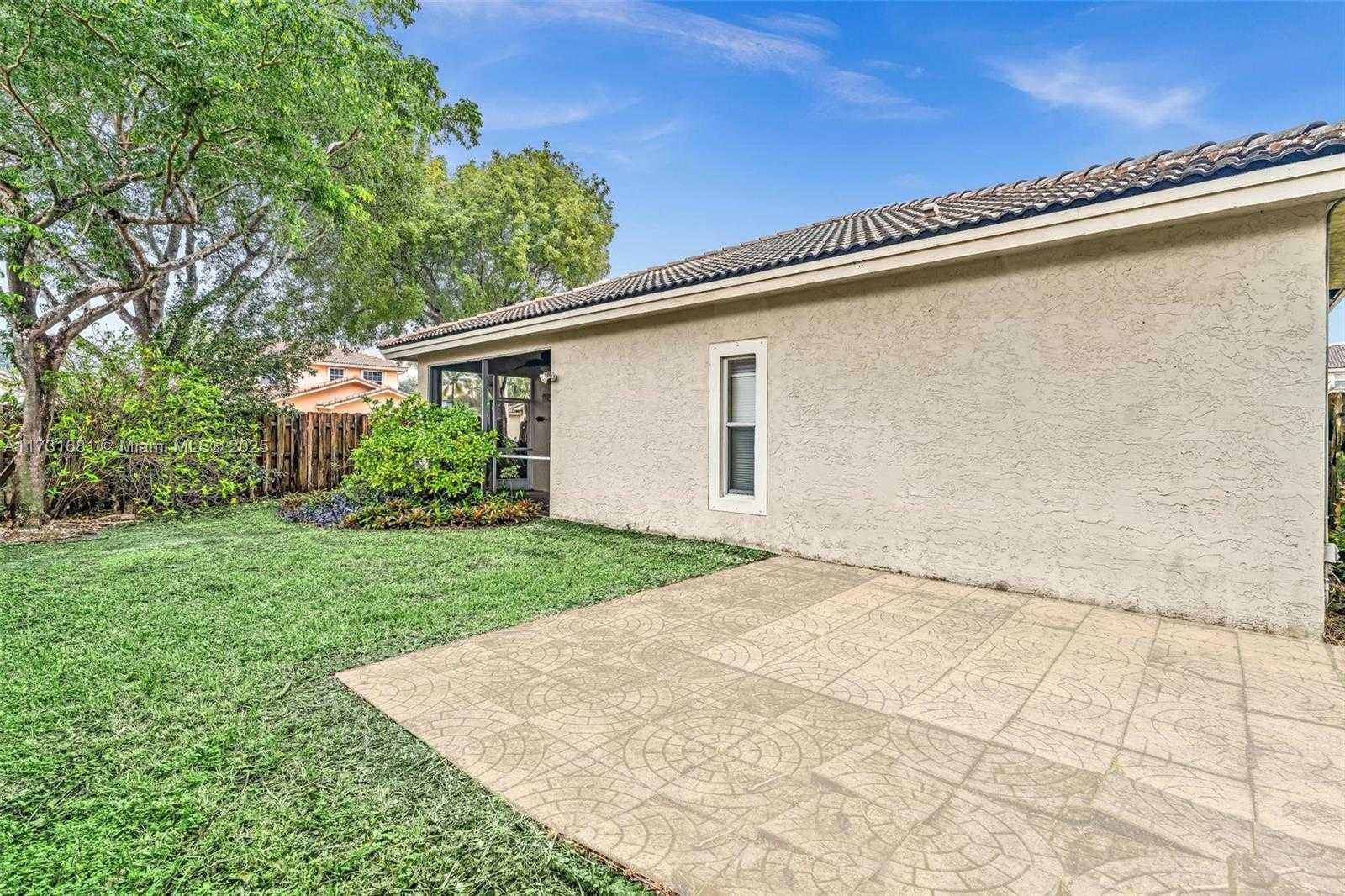 Small Image of 2280 NORTH WEST 72ND WAY, Pembroke Pines Number 26