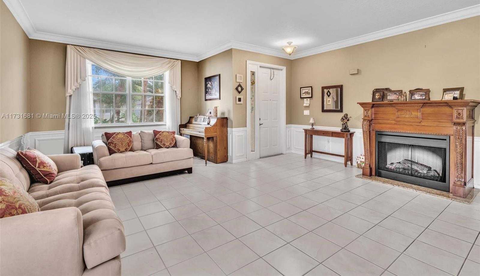 Small Image of 2280 NORTH WEST 72ND WAY, Pembroke Pines Number 4