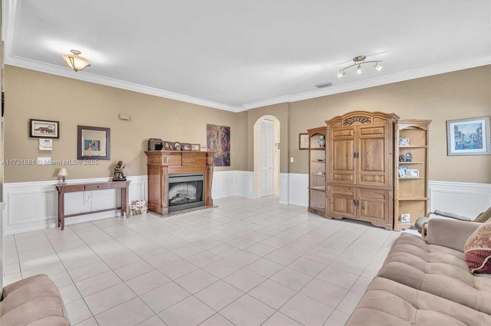 Small Image of 2280 NORTH WEST 72ND WAY, Pembroke Pines Number 5