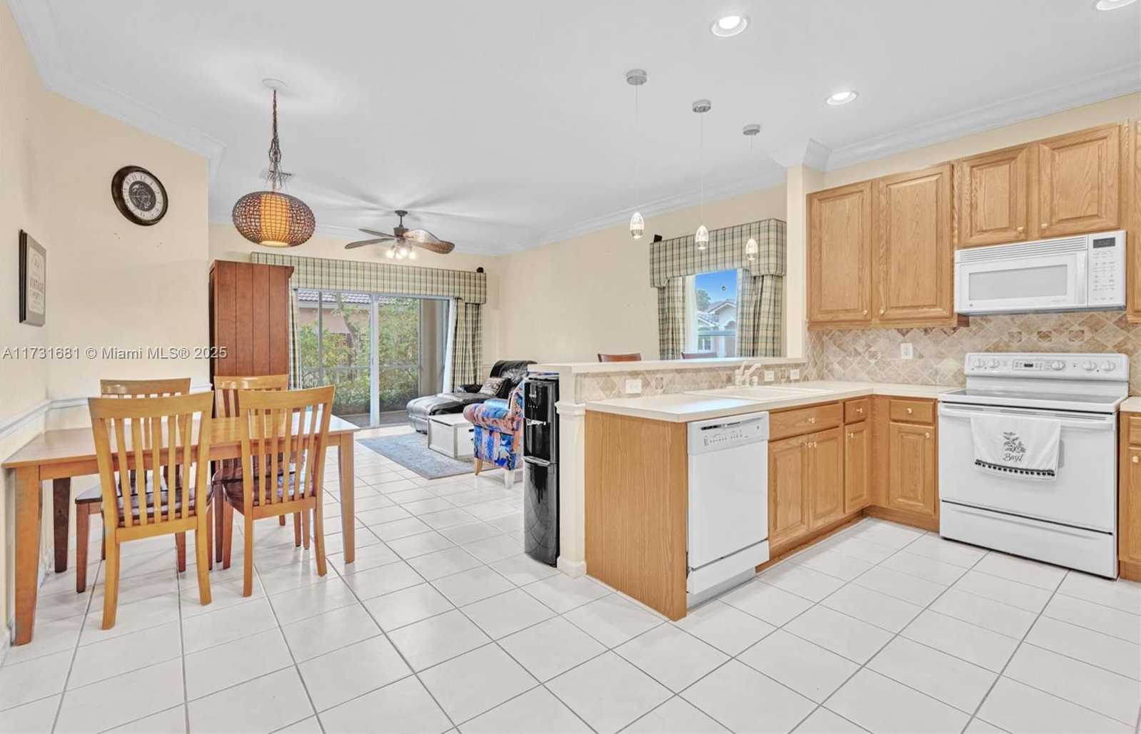 Small Image of 2280 NORTH WEST 72ND WAY, Pembroke Pines Number 6