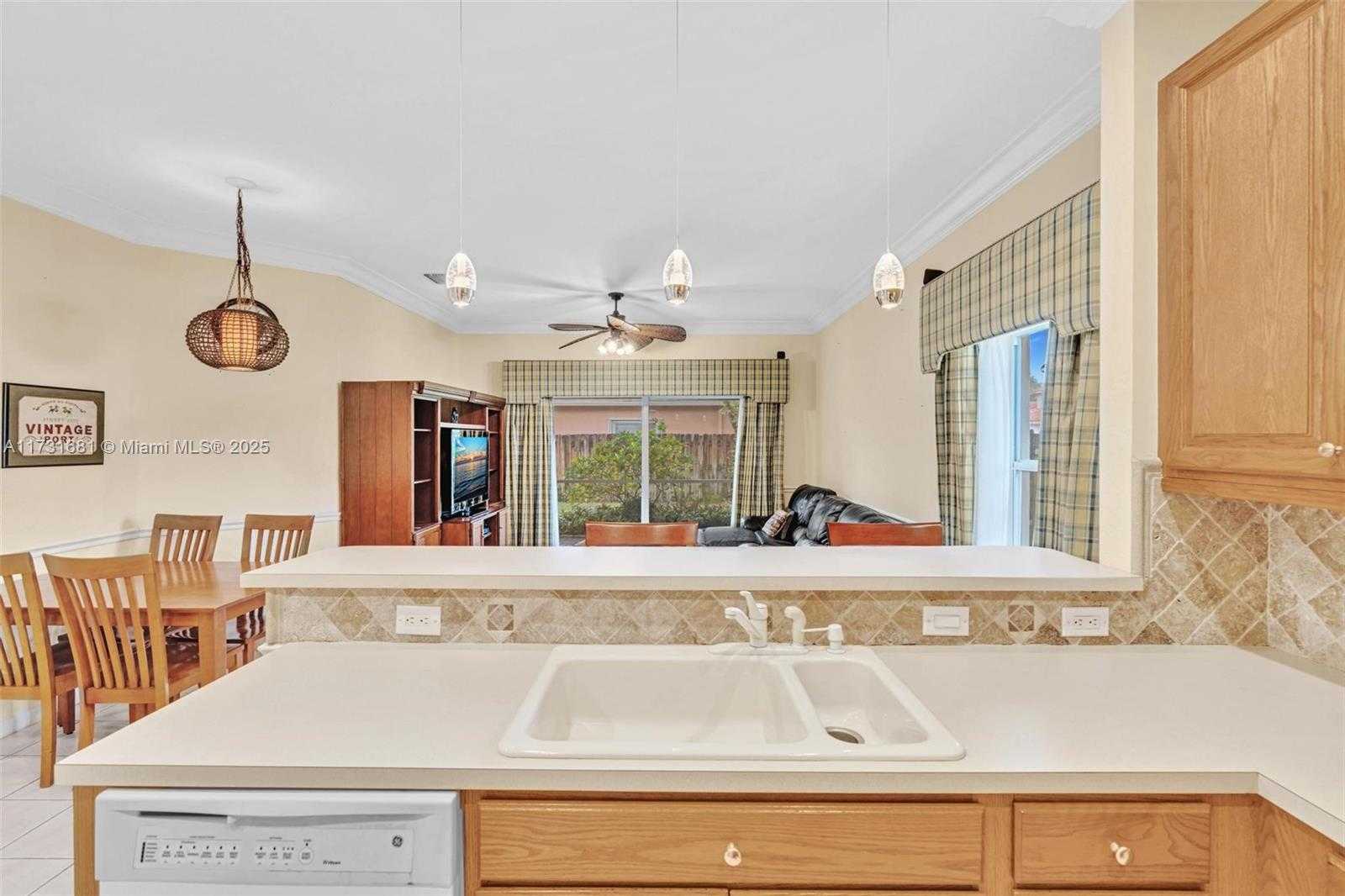 Small Image of 2280 NORTH WEST 72ND WAY, Pembroke Pines Number 8