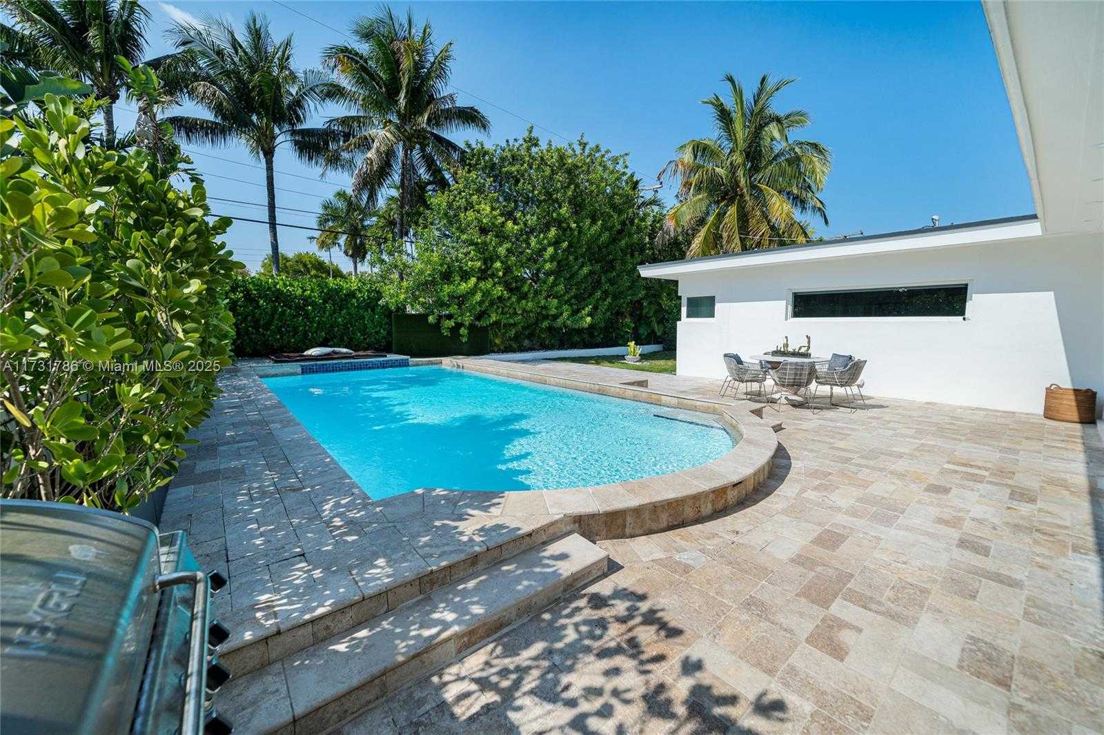 Small Image of 835 FAIRWAY DR, Miami Beach Number 18