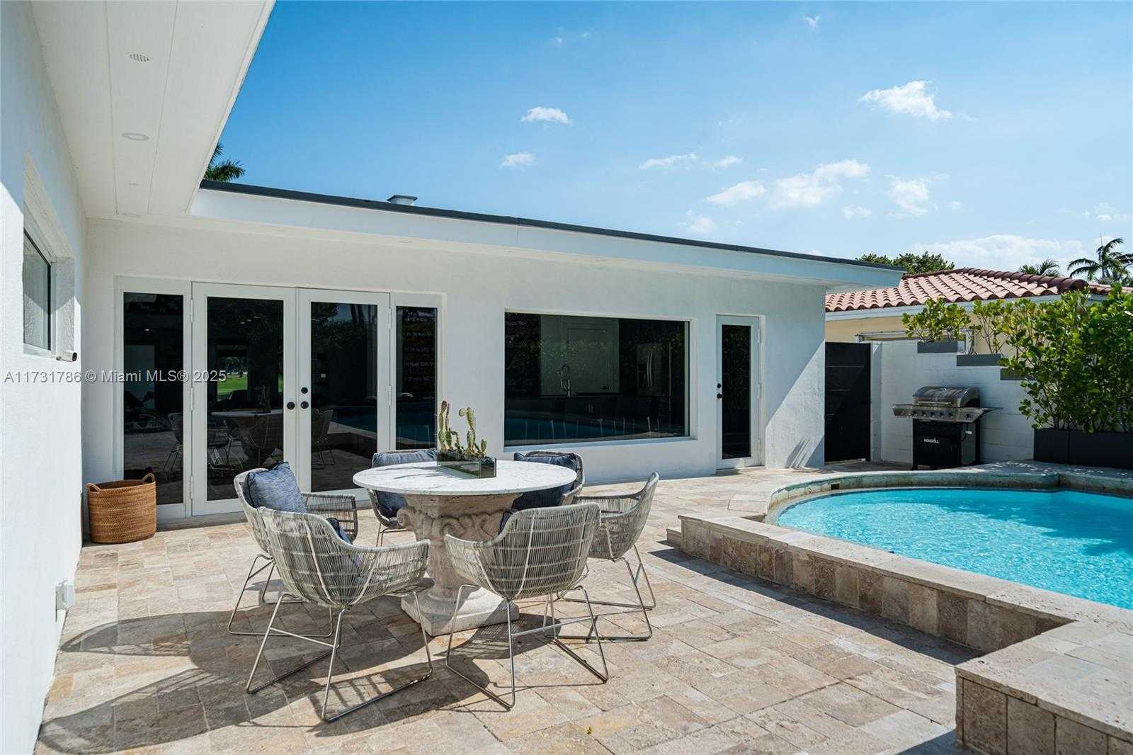 Small Image of 835 FAIRWAY DR, Miami Beach Number 20