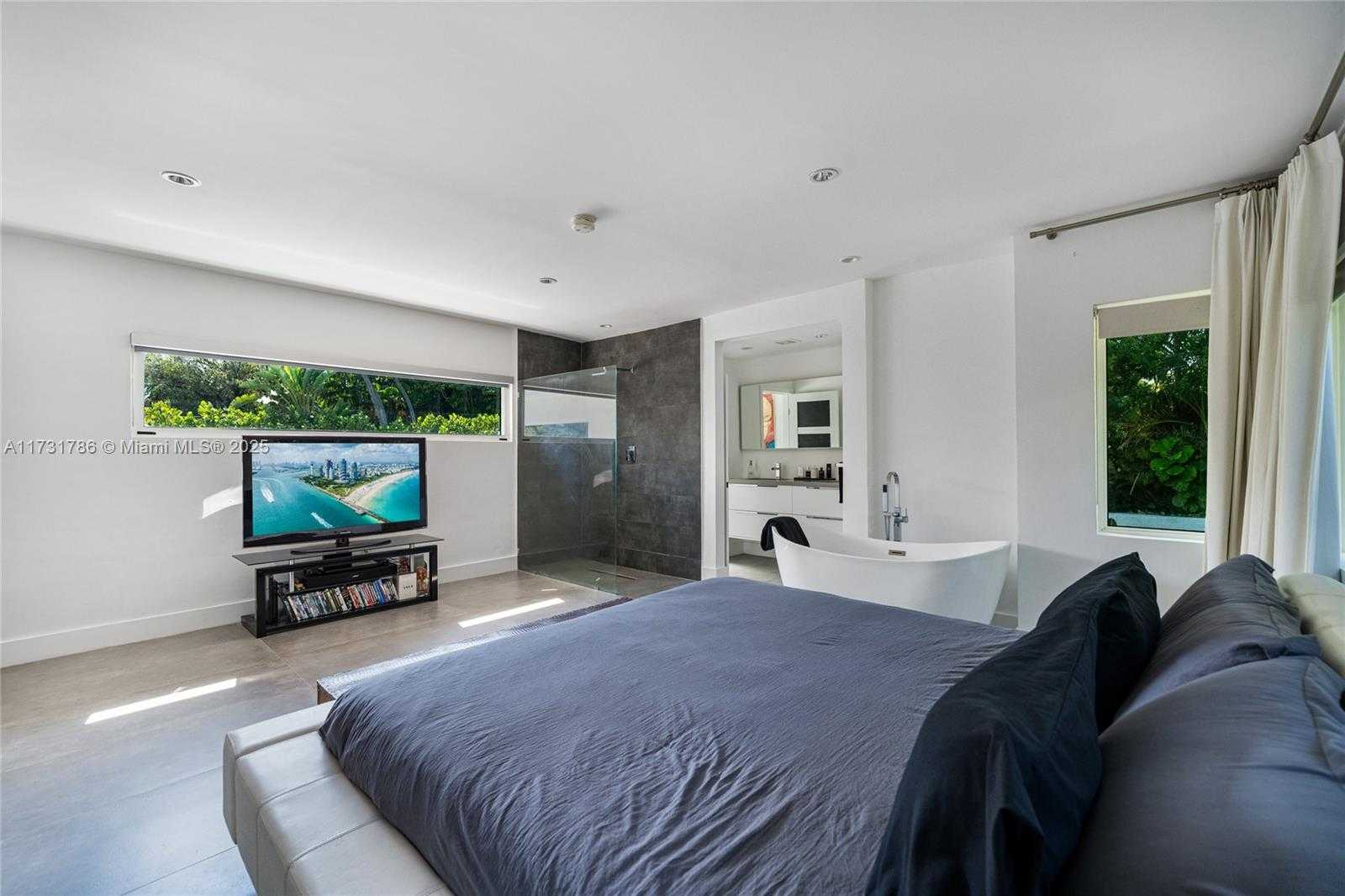 Small Image of 835 FAIRWAY DR, Miami Beach Number 22